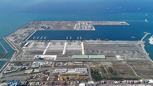 台灣港務公司111年營收較110年成長5.4% 唯貨櫃裝卸量衰退5%