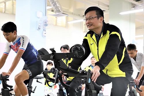 全國首創校園智能自由車訓練基地正式啟用 結合運動科技攀成績高峰