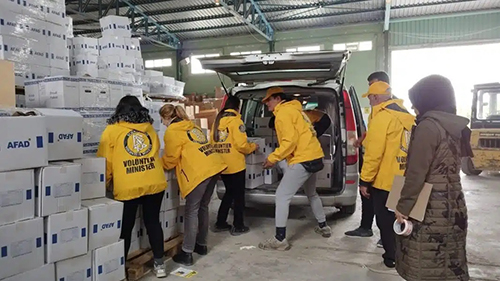志願牧師協助災後重建 將捐贈物資分發給土耳其人民