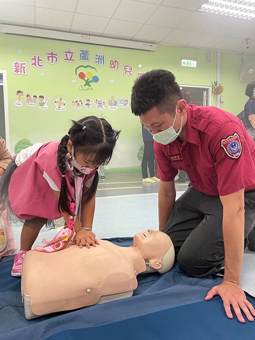 地震火災來時小小孩怎麼辦? 幼兒園攜手消防隊 推防災安全教育