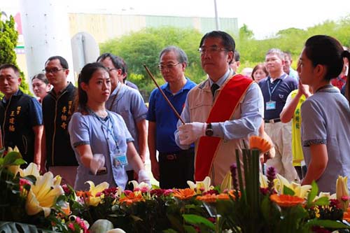 台南市長黃偉哲主祭中元，力求環保低碳不浪費