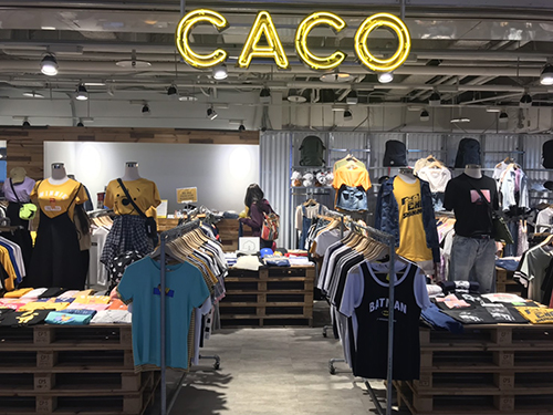 Global Mall新左營車站的CACO服飾，設計風格多元，指定商品2件8折，滿1,500元再折200元。