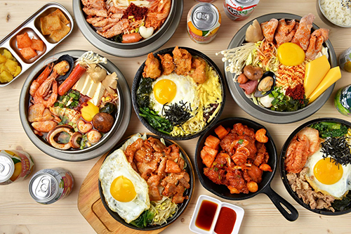超熱門美食韓石食堂，進駐Global Mall新左營車站，往來的遊客也可吃到美味韓式的好味道。