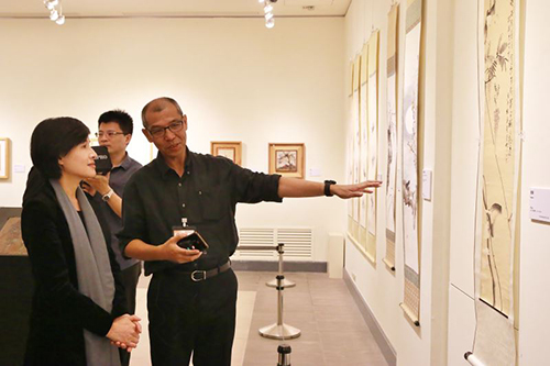 文化部長鄭麗君參觀「線條到網絡-陳澄波與他的書畫收藏」展