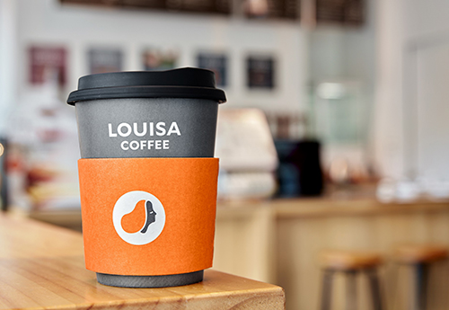 「路易莎咖啡LOUISA COFFEE」全台百貨商場最大店，近日進駐Global Mall屏東市。