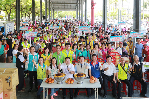 台南市長黃偉哲受邀出席芒果行銷活動 大啖消暑冰品