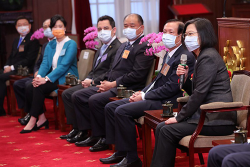 總統蔡英文期勉優良商人代表與政府攜手合作 讓台灣脫穎而出