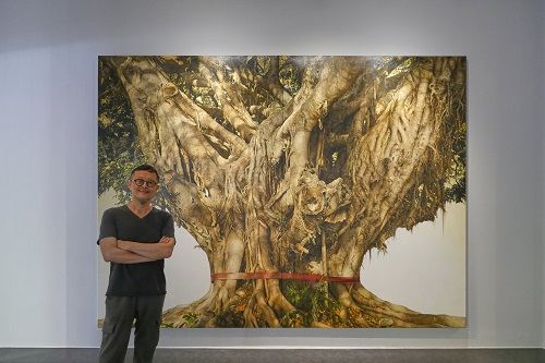 秋風漸起 邀請您走進采泥藝術 《歲月風中-陸先銘個展》 見證藝術家八年創作之大成 感受歲月的靜默與重量