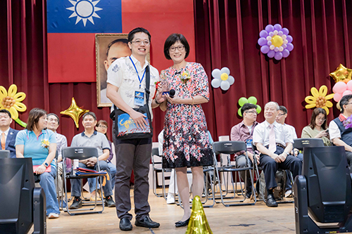 華江高中歡慶八十一週年校慶　改制首屆校友回娘家接力傳愛