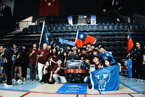 台灣第一次新北3隊FRC戰隊橫掃土耳其區賽 獲冠亞軍 挺進世界總決賽